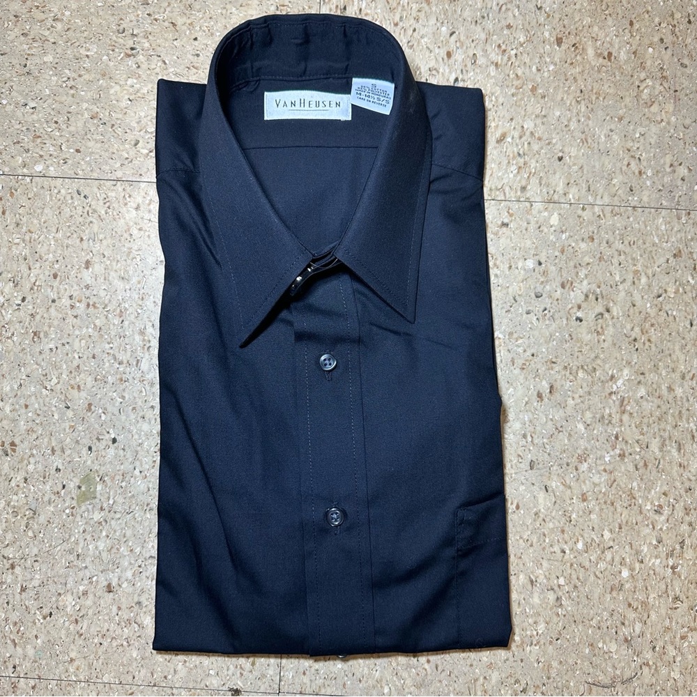 NWT Van Heusen‎ Men’s Black Short Sleeve Dress Shirt Button Collar Small 14-14.5
